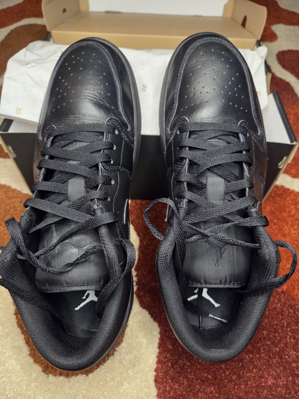 Nike Black Low-Top Leather Sneakers - Picture 2 of 4